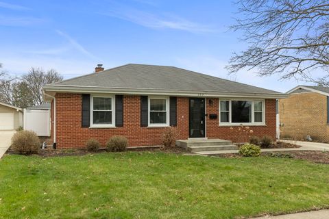Tiny photo for 313 N Lombard Avenue, Lombard, IL 60148 (MLS # 12601157)