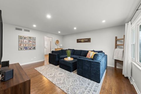 Tiny photo for 313 N Lombard Avenue, Lombard, IL 60148 (MLS # 12601157)