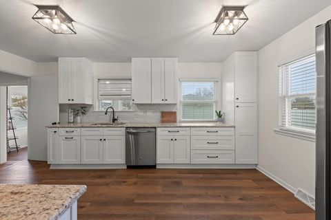 Tiny photo for 313 N Lombard Avenue, Lombard, IL 60148 (MLS # 12601157)