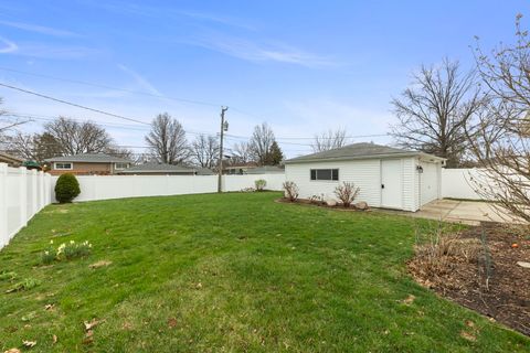 Tiny photo for 313 N Lombard Avenue, Lombard, IL 60148 (MLS # 12601157)