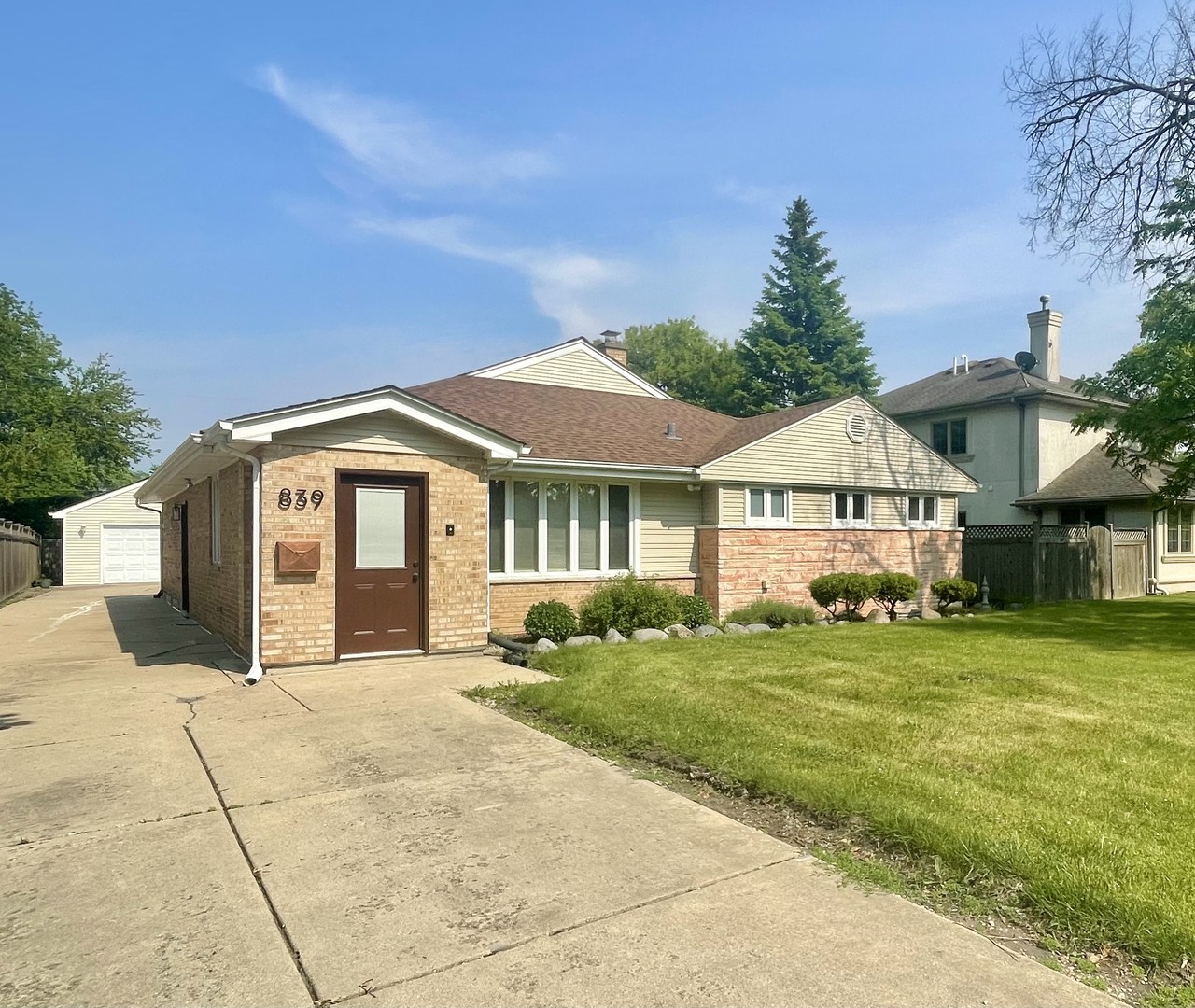 839 Meadowlark Lane