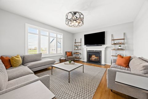 Tiny photo for 8724 Coventry Drive, Woodridge, IL 60517 (MLS # 12605082)