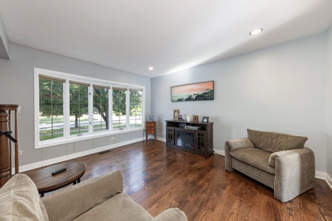 Tiny photo for 1221 Monmouth Drive, Lemont, IL 60439 (MLS # 12752587)