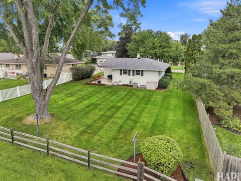 Tiny photo for 2321 Carriage Lane, Lindenhurst, IL 60046 (MLS # 12756968)