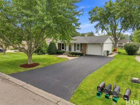 Tiny photo for 2321 Carriage Lane, Lindenhurst, IL 60046 (MLS # 12756968)