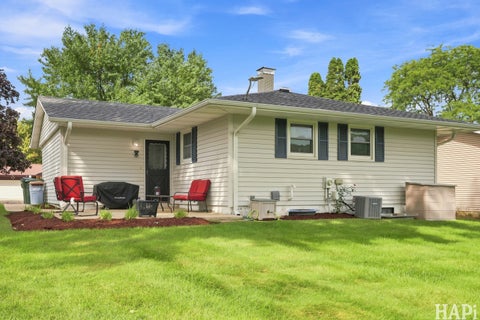 Tiny photo for 2321 Carriage Lane, Lindenhurst, IL 60046 (MLS # 12756968)
