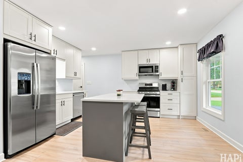 Tiny photo for 2321 Carriage Lane, Lindenhurst, IL 60046 (MLS # 12756968)