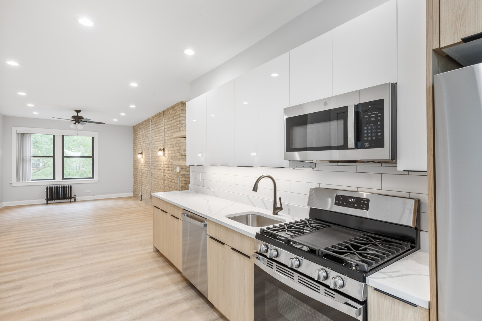 1318 W Birchwood Avenue 2