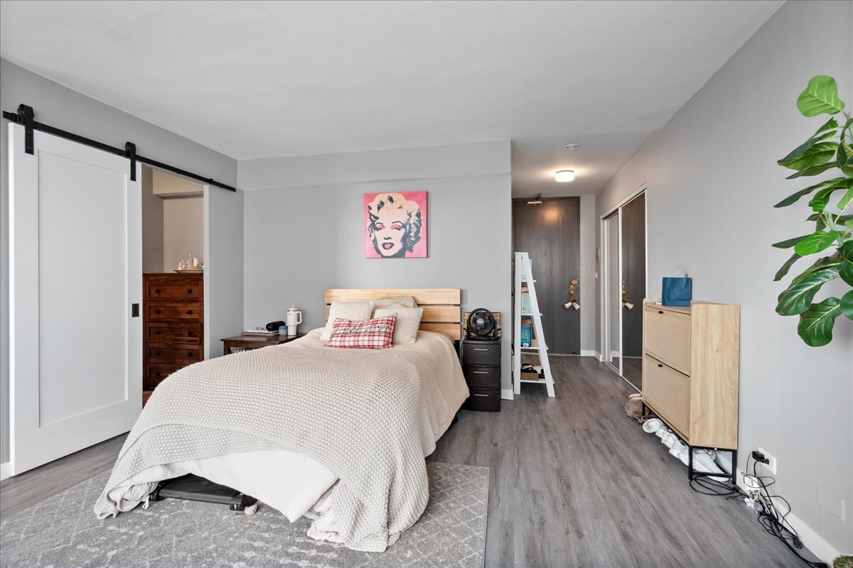 5701 N Sheridan Road 25C