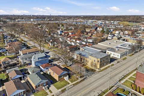 Tiny photo for 4448 Lawndale Avenue, Lyons, IL 60534 (MLS # 12547157)