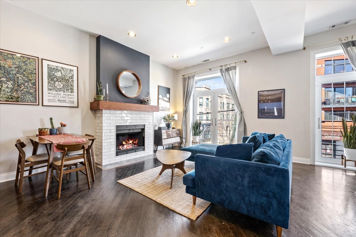 2527 W Chicago Avenue 2