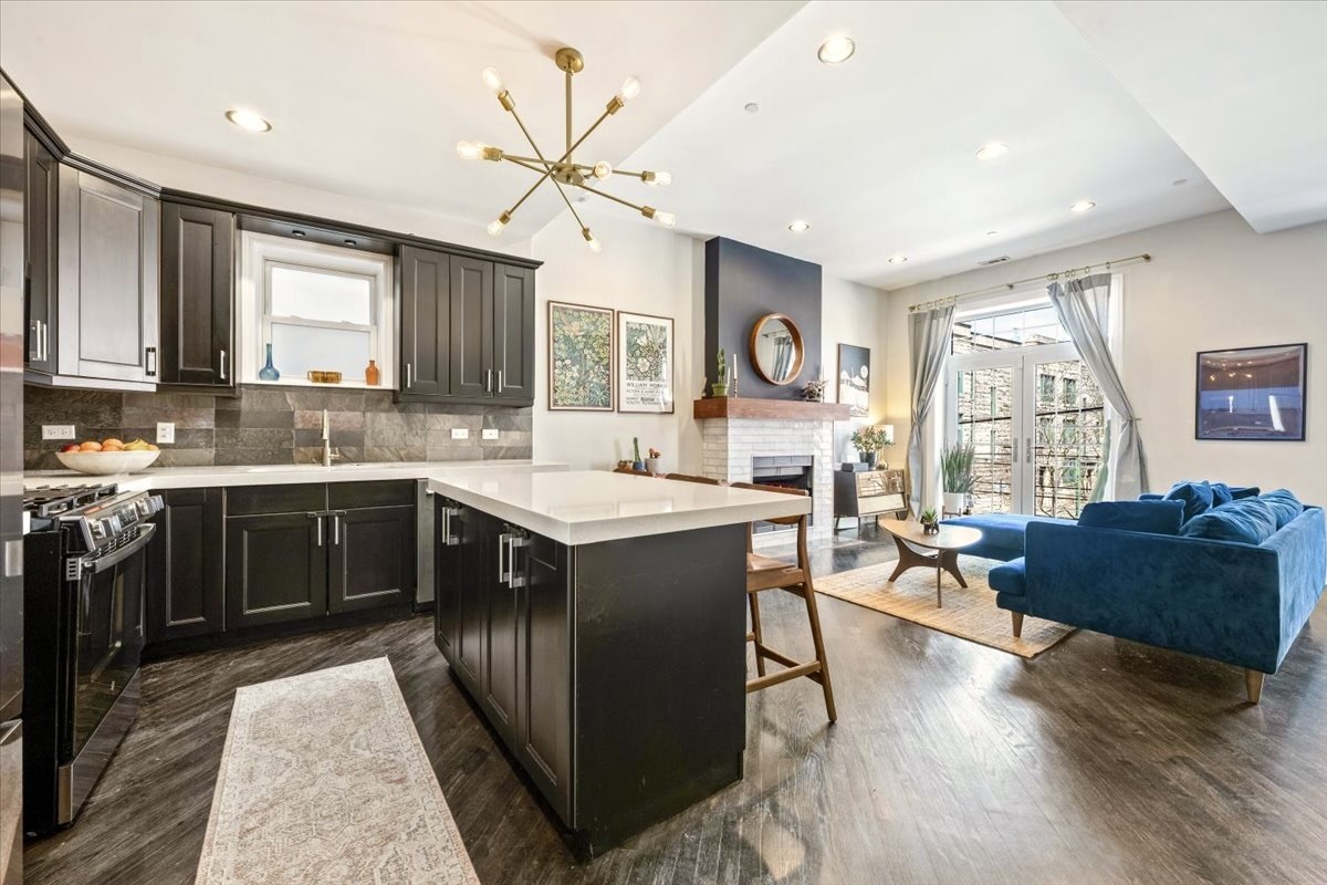 2527 W Chicago Avenue 2