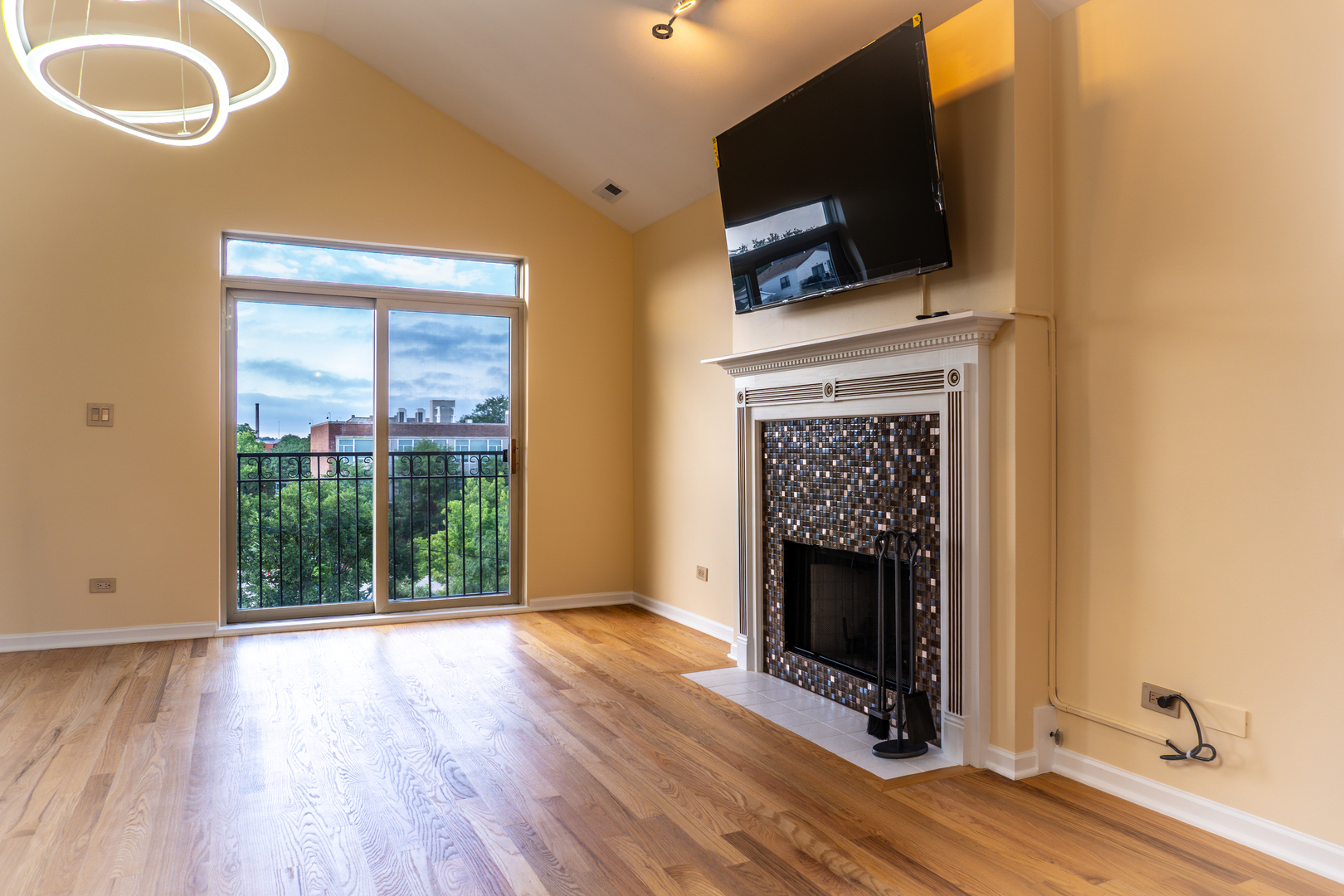 2665 W Warren Boulevard 3