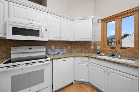 Tiny photo for 3964 Partridge Circle, Bettendorf, IA 52722 (MLS # 12690887)