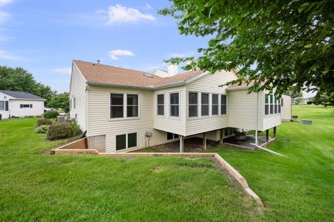 Tiny photo for 3964 Partridge Circle, Bettendorf, IA 52722 (MLS # 12690887)