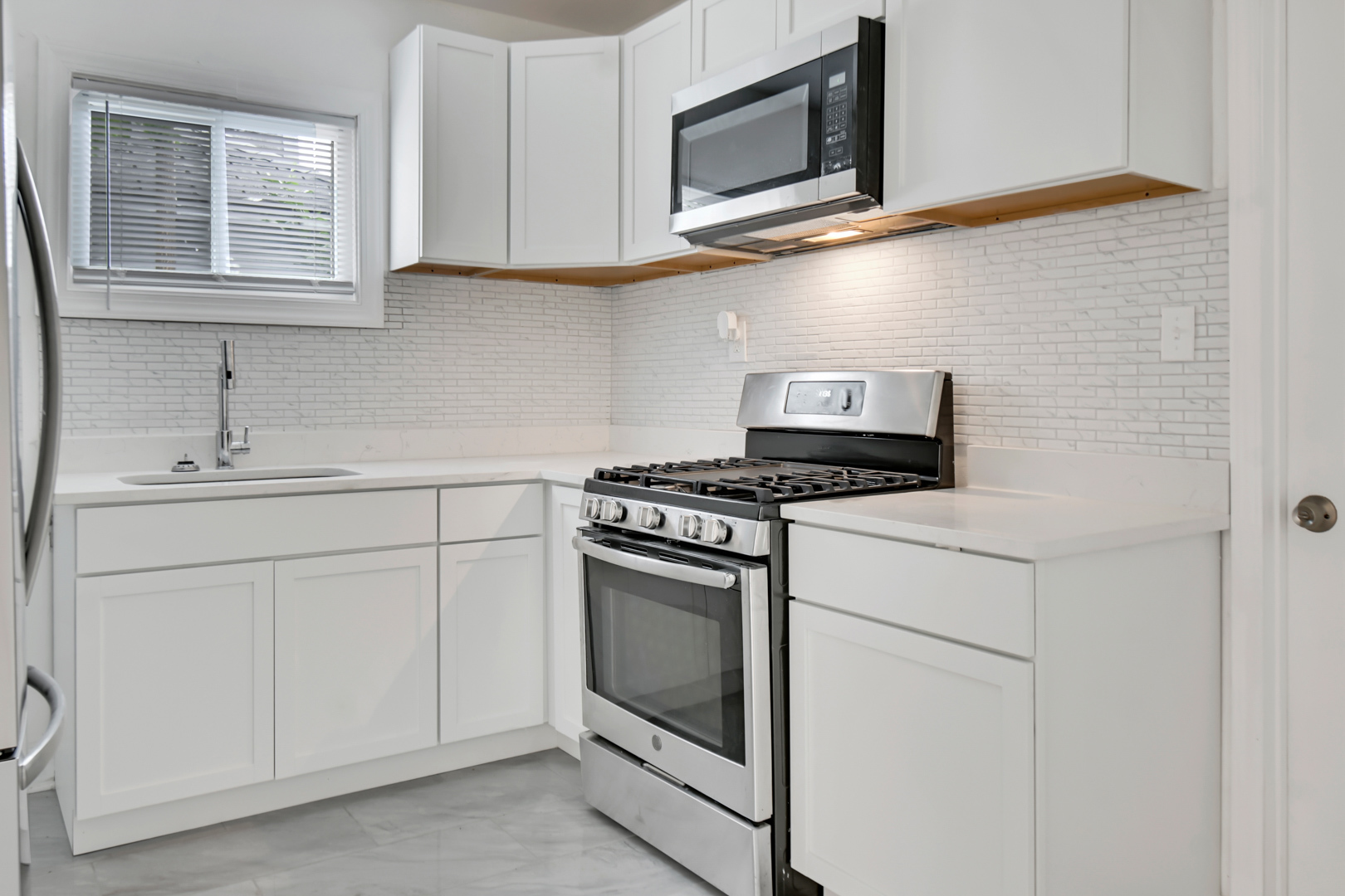 1011 W 103rd Place