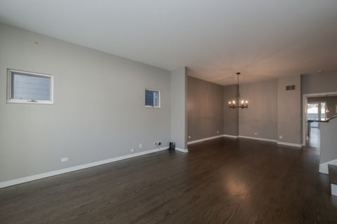 Tiny photo for 1701 W BYRON Street, Chicago, IL 60613 (MLS # 12539393)
