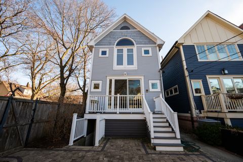 Tiny photo for 1701 W BYRON Street, Chicago, IL 60613 (MLS # 12539393)