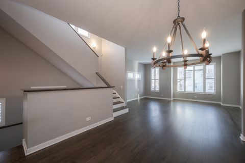 Tiny photo for 1701 W BYRON Street, Chicago, IL 60613 (MLS # 12539393)