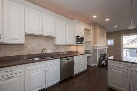 Tiny photo for 1701 W BYRON Street, Chicago, IL 60613 (MLS # 12539393)