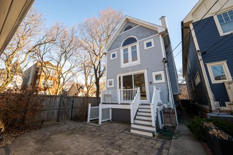 Tiny photo for 1701 W BYRON Street, Chicago, IL 60613 (MLS # 12539393)