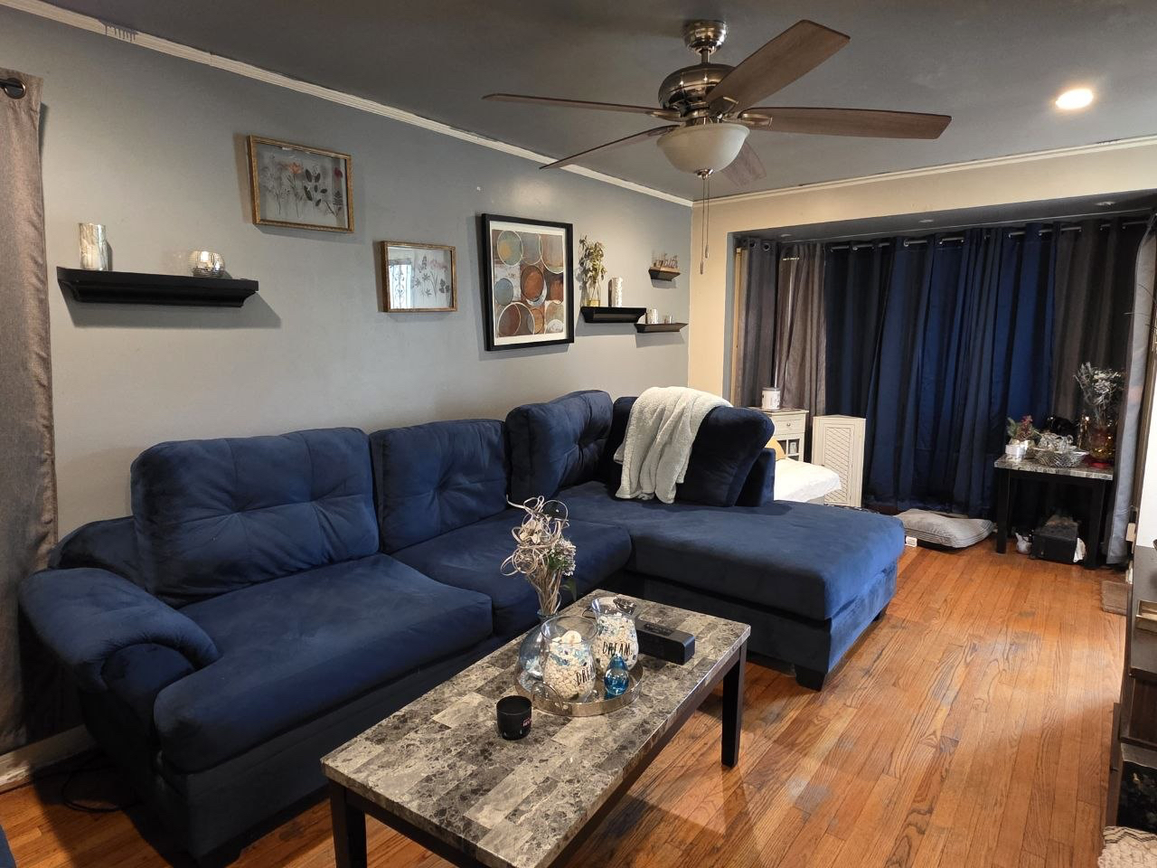 727 E 87th Place - Photo 3