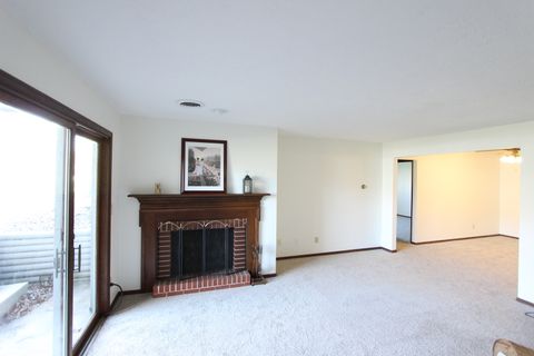 Tiny photo for 1111 E Jefferson Street #3, Bloomington, IL 61701 (MLS # 12292309)