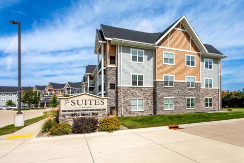 Photo of 2592 Middle Road #120, Bettendorf, IA 52722 (MLS # 12574023)