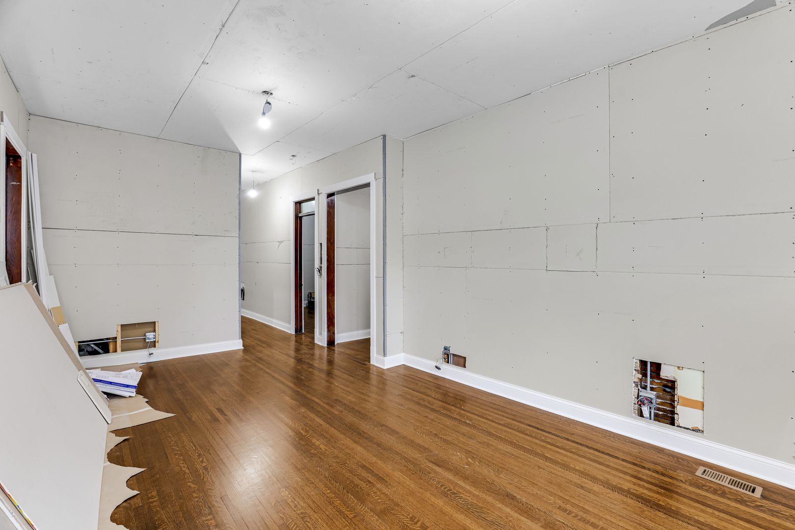 4339 W Monroe Street