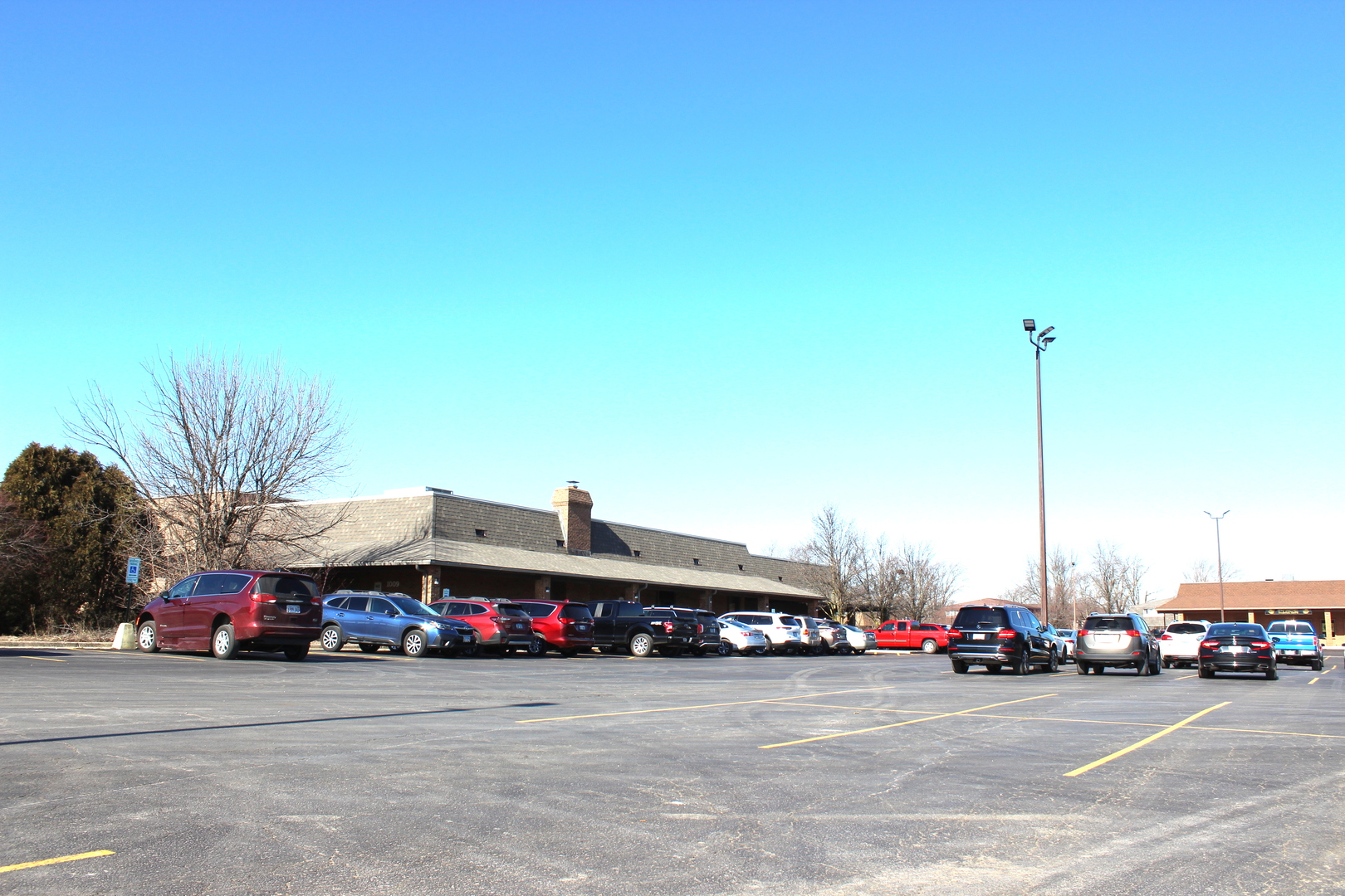 1009 W Laraway Road