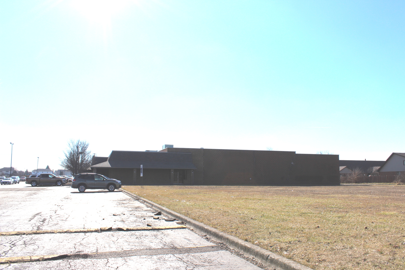 1009 W Laraway Road