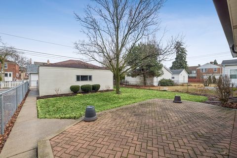 Tiny photo for 1713 N 76TH Court, Elmwood Park, IL 60707 (MLS # 12590366)