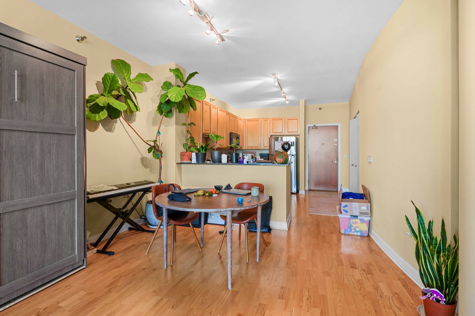 1322 S Prairie Avenue 1611