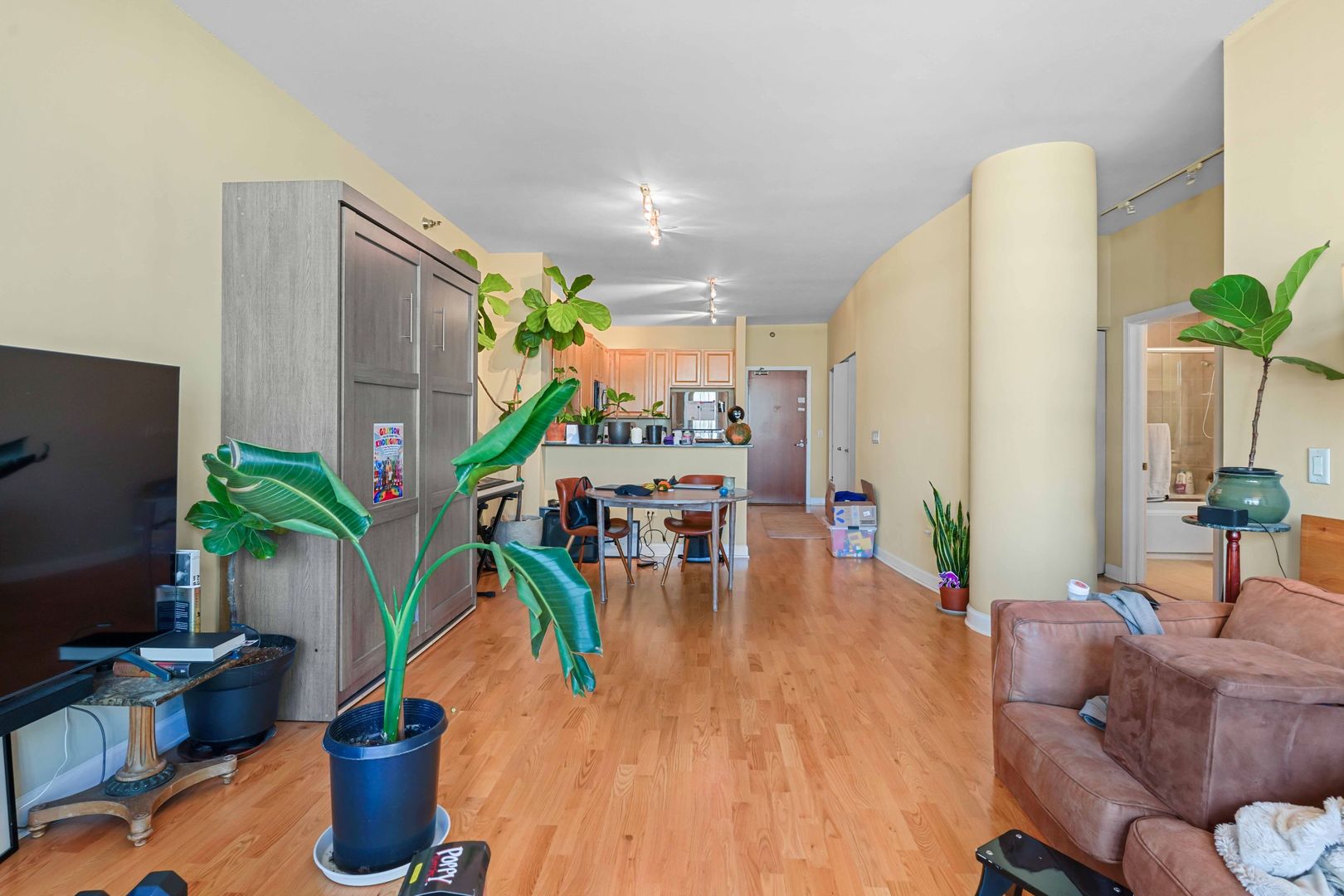 1322 S Prairie Avenue 1611