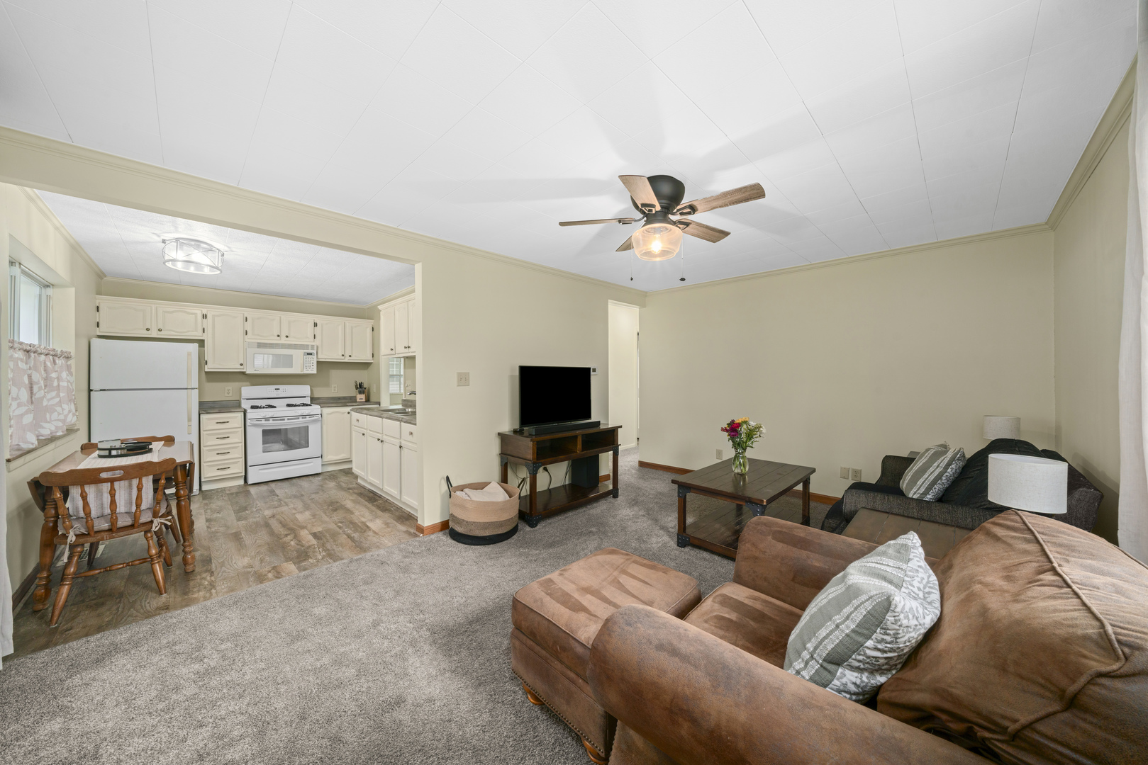 148 E Fremont Street