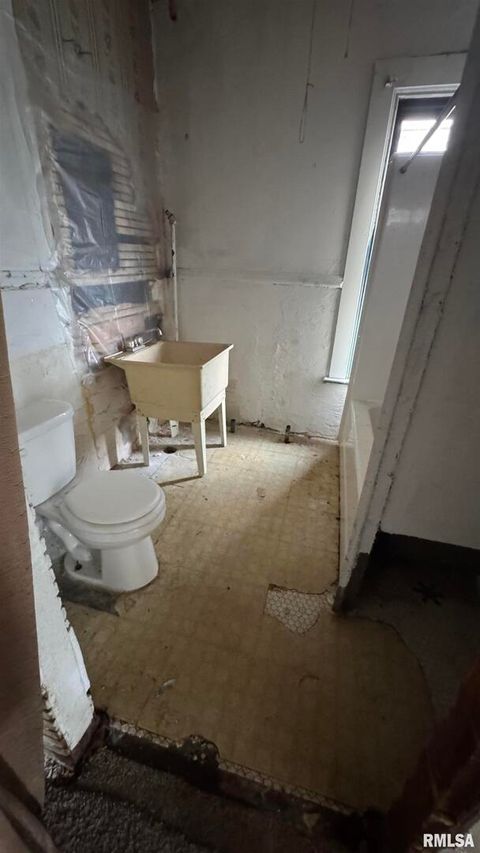 Tiny photo for 1815 W 3RD Street, Davenport, IA 52802 (MLS # QC4265770)