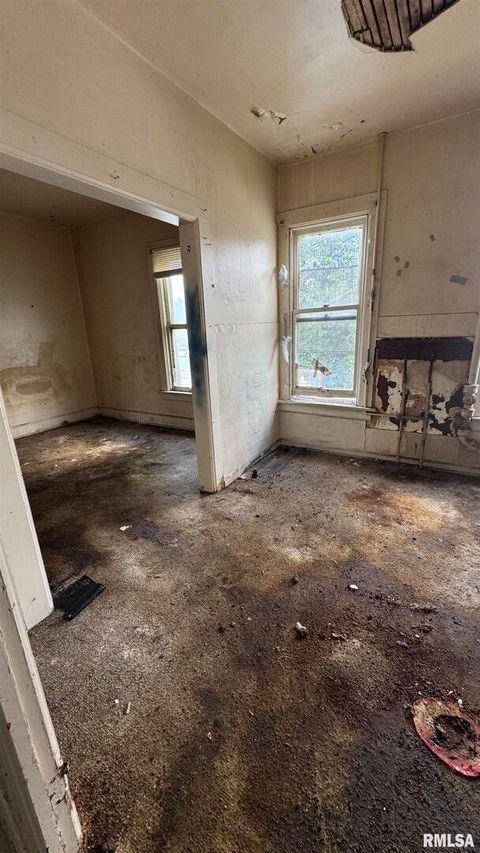 Tiny photo for 1815 W 3RD Street, Davenport, IA 52802 (MLS # QC4265770)