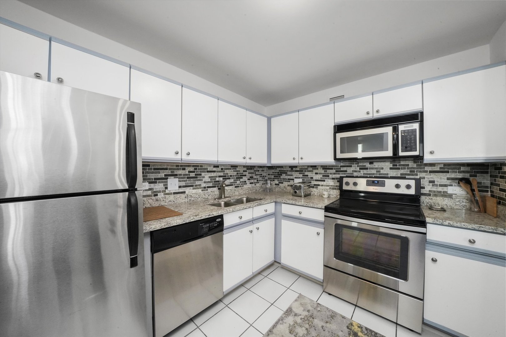 480 N Mcclurg Court 901