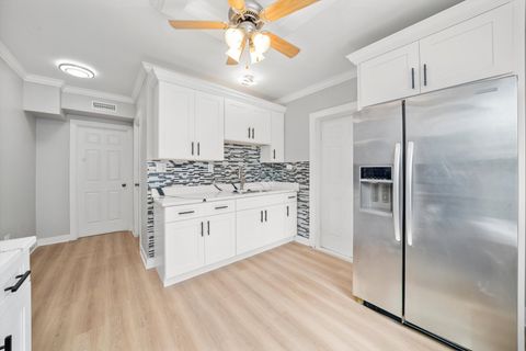 Tiny photo for 500 Engle Street, Dolton, IL 60419 (MLS # 12500740)