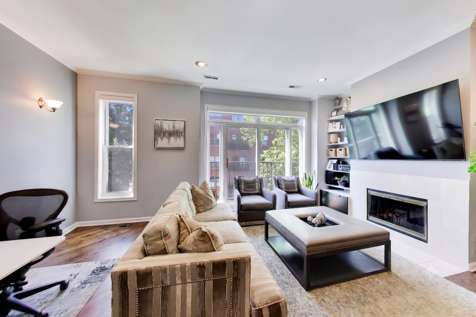 1732 W Diversey Parkway 2W