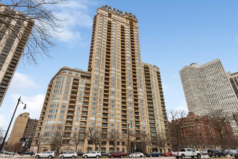 2550 N Lakeview Avenue N903 Chicago IL 60614