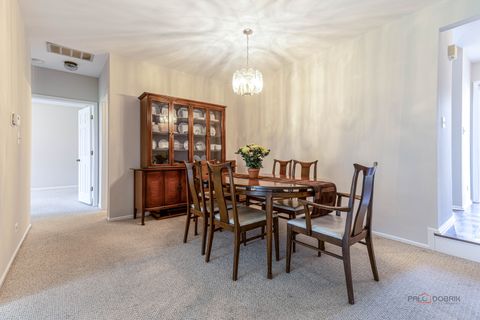 Tiny photo for 1090 Pine Tree Circle N, Buffalo Grove, IL 60089 (MLS # 12625055)