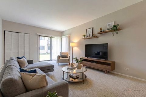 Tiny photo for 1090 Pine Tree Circle N, Buffalo Grove, IL 60089 (MLS # 12625055)