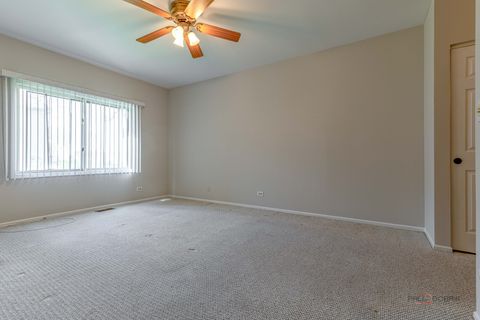 Tiny photo for 1090 Pine Tree Circle N, Buffalo Grove, IL 60089 (MLS # 12625055)