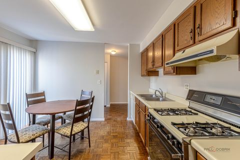 Tiny photo for 1090 Pine Tree Circle N, Buffalo Grove, IL 60089 (MLS # 12625055)