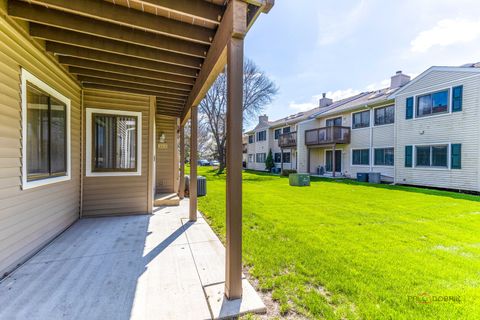 Tiny photo for 1090 Pine Tree Circle N, Buffalo Grove, IL 60089 (MLS # 12625055)