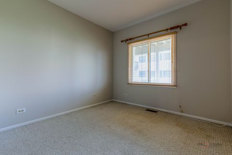 Tiny photo for 1090 Pine Tree Circle N, Buffalo Grove, IL 60089 (MLS # 12625055)