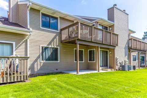 Tiny photo for 1090 Pine Tree Circle N, Buffalo Grove, IL 60089 (MLS # 12625055)