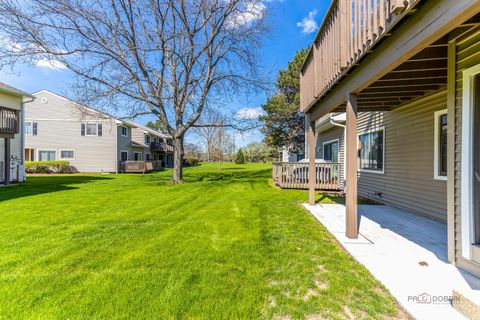 Tiny photo for 1090 Pine Tree Circle N, Buffalo Grove, IL 60089 (MLS # 12625055)