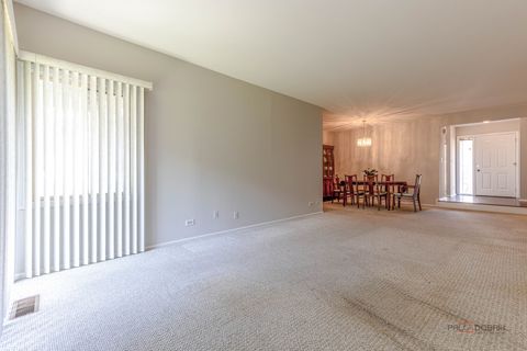 Tiny photo for 1090 Pine Tree Circle N, Buffalo Grove, IL 60089 (MLS # 12625055)